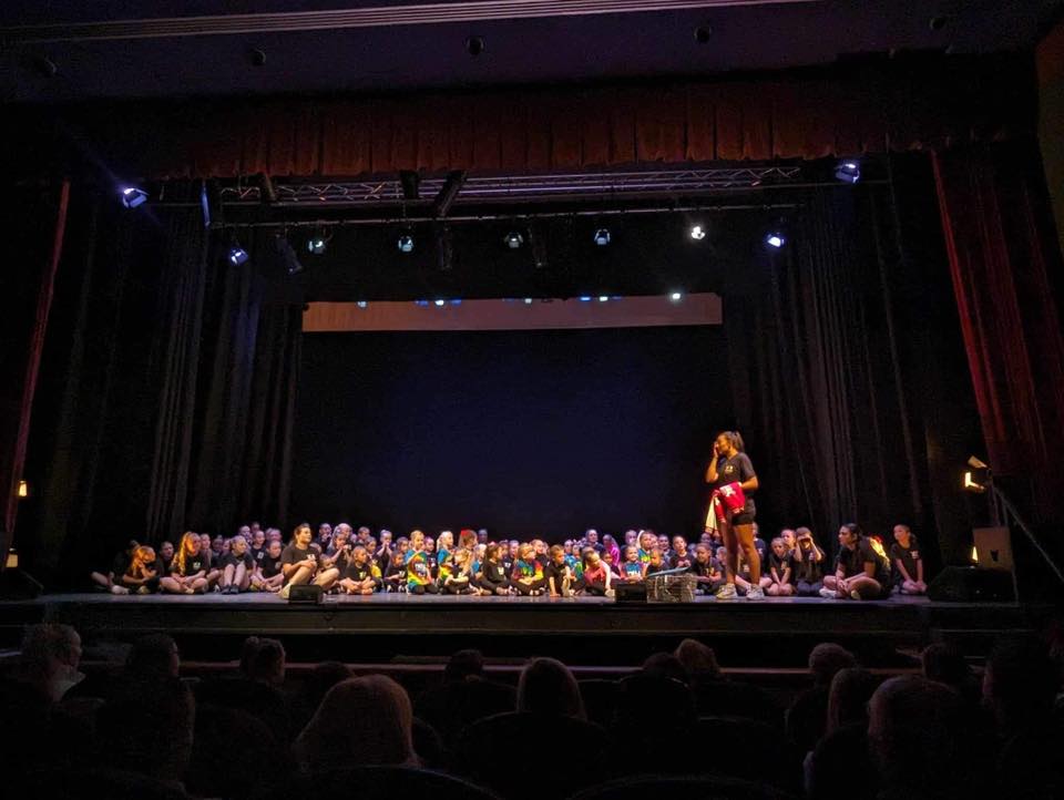 roses-theatre-performance